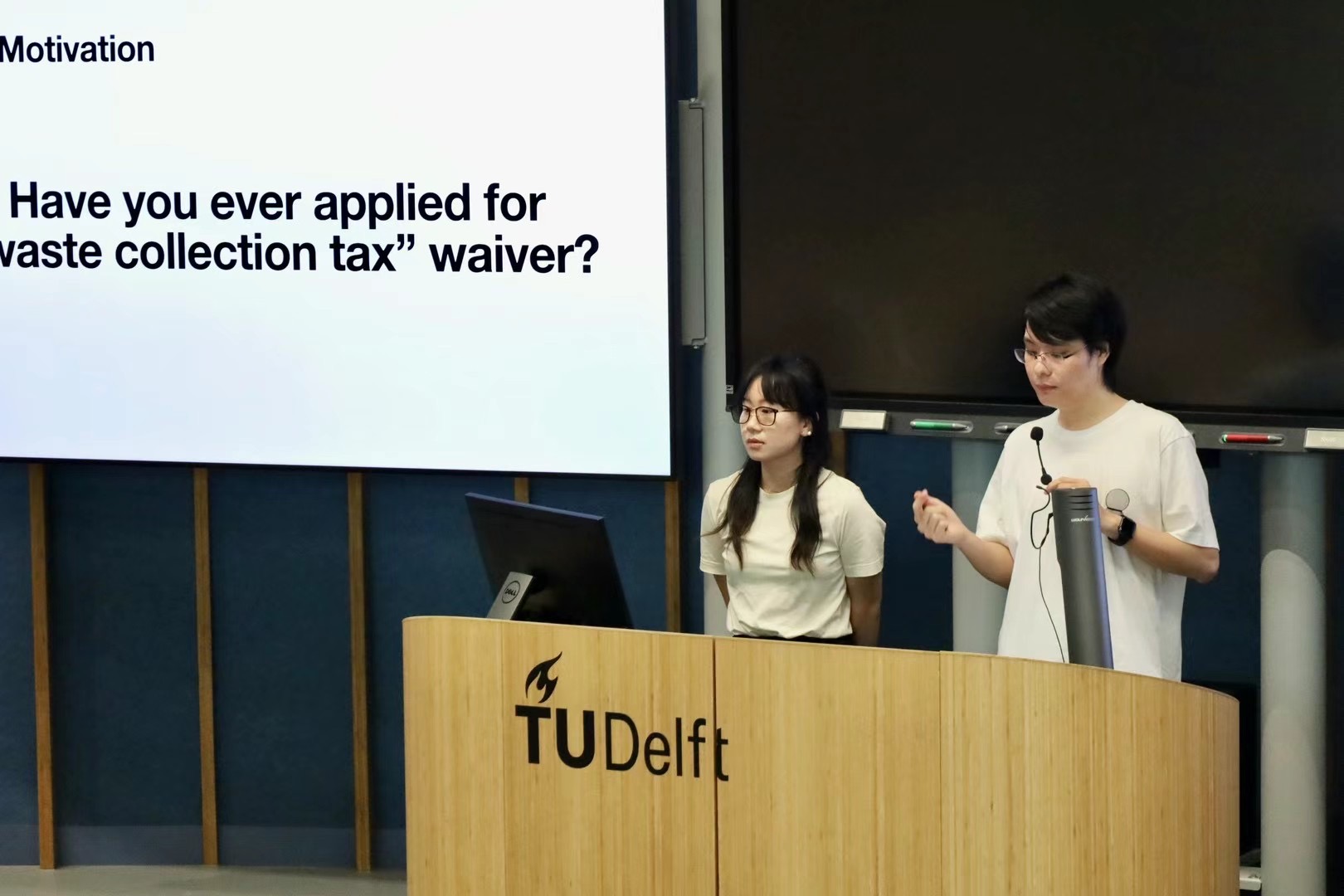 Yu Zhang presenting YouHo project at TU Delft